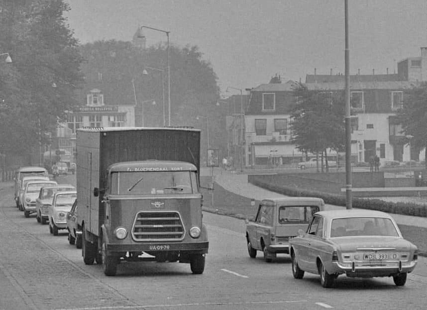 UA-09-79-Wim-Weverink-augustus-1967-op-de-delftlaan-in-Haarlem.